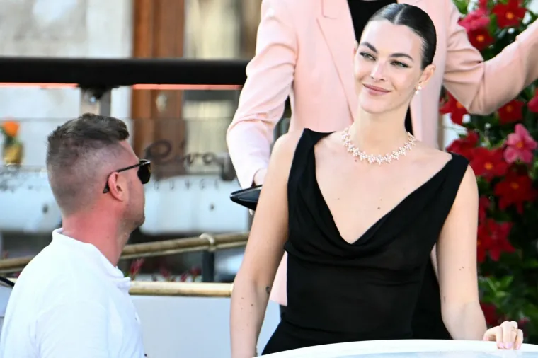 Biv&scaron;e DiCaprijeve djevojke: Slab je na plavu&scaron;e, a nova odabranica pozira u toplesu