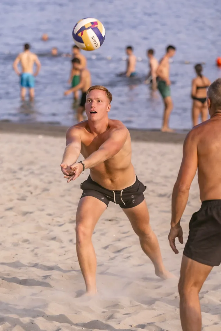 Prezgodne Osječanke zaigrale odbojku na pijesku na Kopiki: Ne zna&scaron; koja je ljep&scaron;a