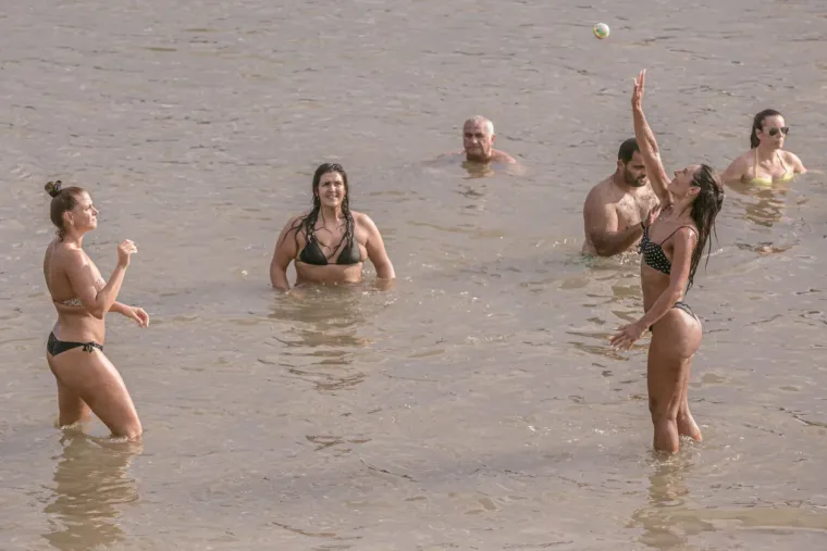 Prezgodne Osječanke zaigrale odbojku na pijesku na Kopiki: Ne znaš koja je ljepša