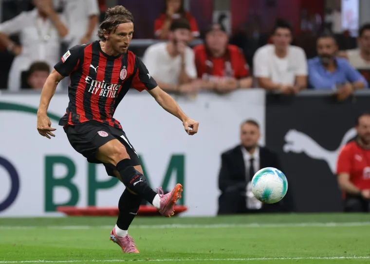 Modrić debitirao za Milan, vi&scaron;e od 70 000 ljudi na San Siru u deliriju! Kadrovi govore sve