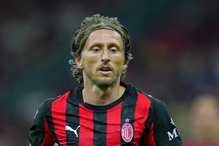 Modrić debitirao za Milan, vi&scaron;e od 70 000 ljudi na San Siru u deliriju! Kadrovi govore sve