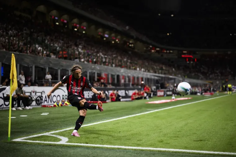 Modrić debitirao za Milan, vi&scaron;e od 70 000 ljudi na San Siru u deliriju! Kadrovi govore sve