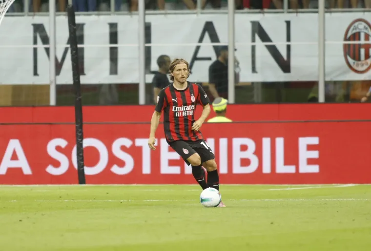 Modrić debitirao za Milan, vi&scaron;e od 70 000 ljudi na San Siru u deliriju! Kadrovi govore sve