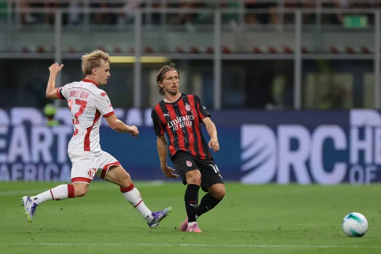 Modrić debitirao za Milan, vi&scaron;e od 70 000 ljudi na San Siru u deliriju! Kadrovi govore sve