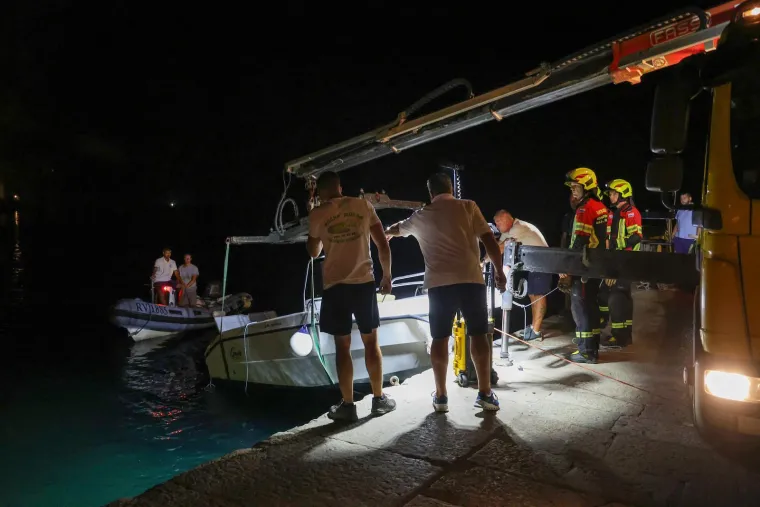 Pogledajte prizore nakon sudara dvije brodice u Rovinju: Gliser nastavio juriti i zabio se u rivu