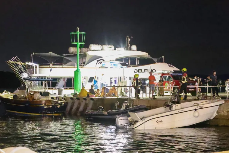 Pogledajte prizore nakon sudara dvije brodice u Rovinju: Gliser nastavio juriti i zabio se u rivu