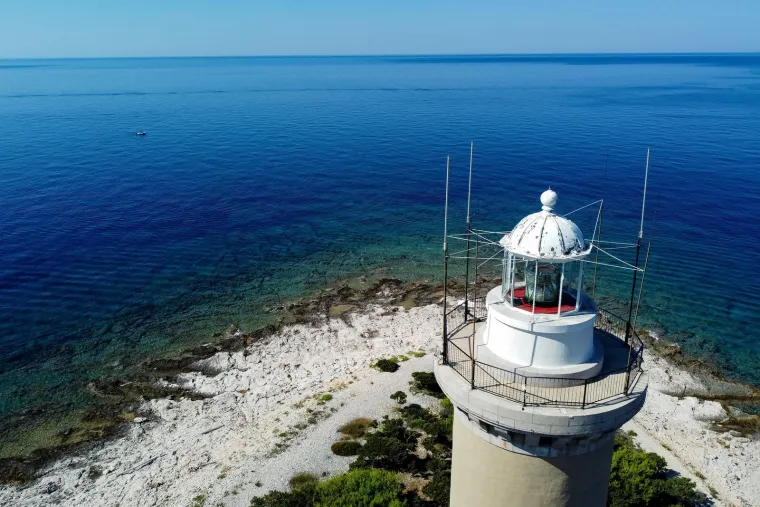 Misteriozni kameni div uz obalu Dugog otoka: Čuva drevne tajne i usmjerava pomorce