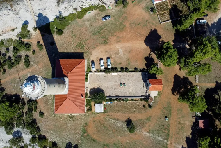 Misteriozni kameni div uz obalu Dugog otoka: Čuva drevne tajne i usmjerava pomorce