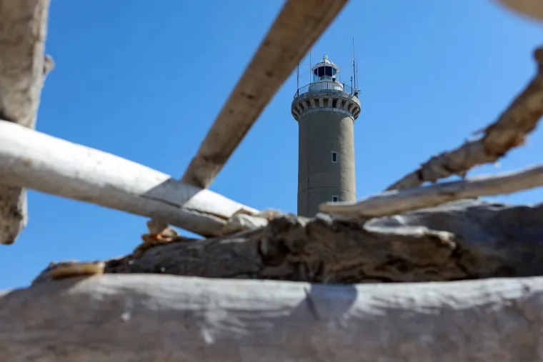 Misteriozni kameni div uz obalu Dugog otoka: Čuva drevne tajne i usmjerava pomorce