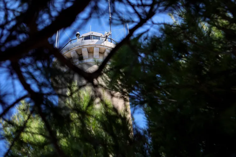 Misteriozni kameni div uz obalu Dugog otoka: Čuva drevne tajne i usmjerava pomorce