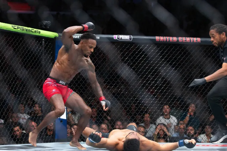 Užasavajući prizori u kavezu: Monstruoznim nokautom ga poslao u bolnicu! 'Zubi su mu stisnuti'