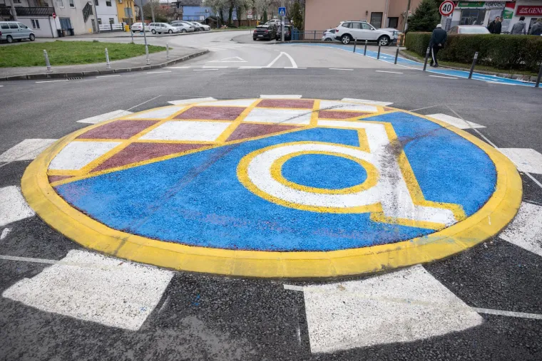 U jakom Dinamovom uporištu svi zure u jedan zid i pitaju se tko je ovo napravio