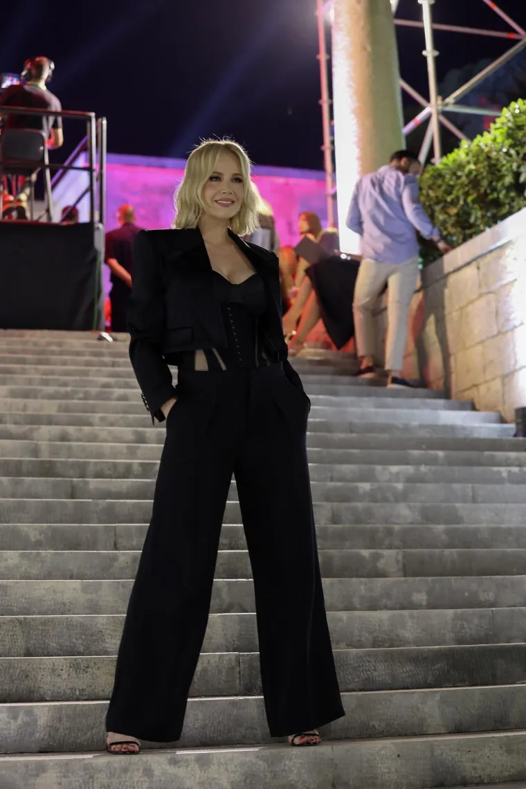 Jelena Rozga slavi 48. rođendan, a izgleda kao djevojčica: Ovo su njena najbolja izdanja