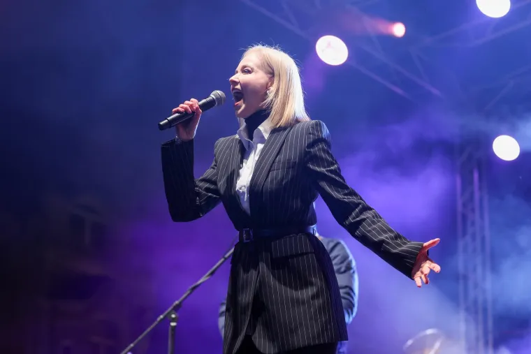 Jelena Rozga slavi 48. rođendan, a izgleda kao djevojčica: Ovo su njena najbolja izdanja