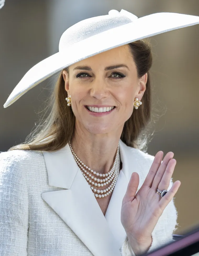 Otkrivamo jelovnik slavnih: &Scaron;to se nalazi na tanjurima Jennifer Aniston, Khlo&eacute; Kardashian, Kate Middleton...