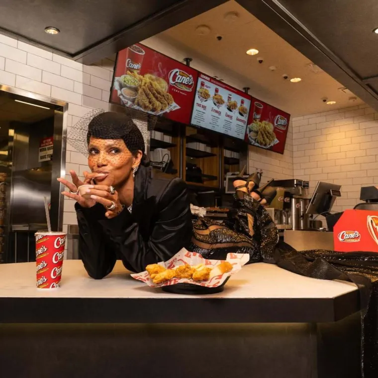 Otkrivamo jelovnik slavnih: &Scaron;to se nalazi na tanjurima Jennifer Aniston, Khlo&eacute; Kardashian, Kate Middleton...