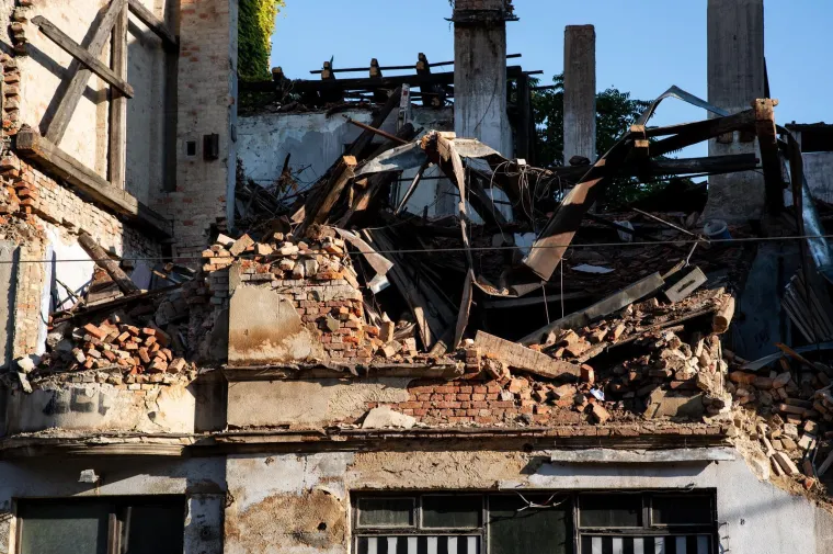 Ru&scaron;enje zgrade na Maksimirskoj umalo je zavr&scaron;ilo tragedijom