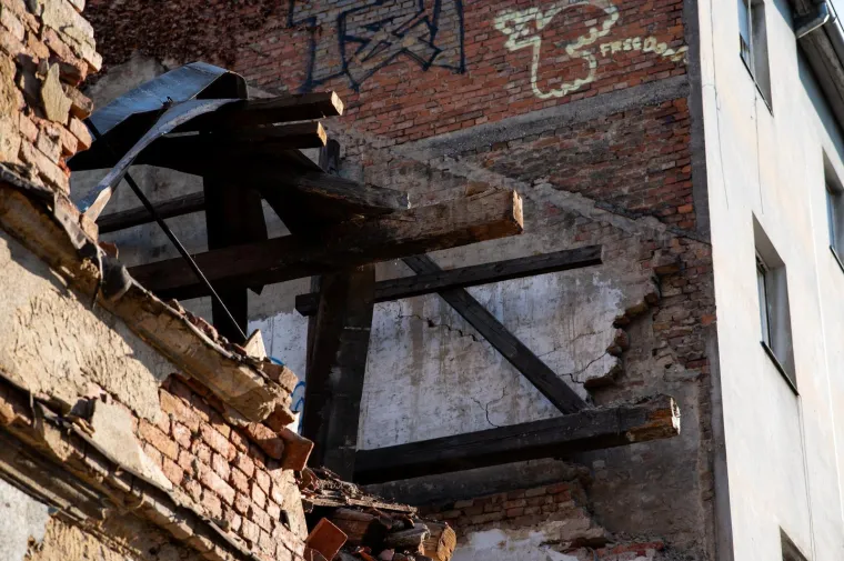 Ru&scaron;enje zgrade na Maksimirskoj umalo je zavr&scaron;ilo tragedijom