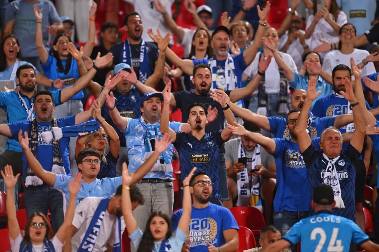 Kontroverzna zastava na Marakani izazvala reakcije: Navijači s Cipra pokazali kamo su došli...