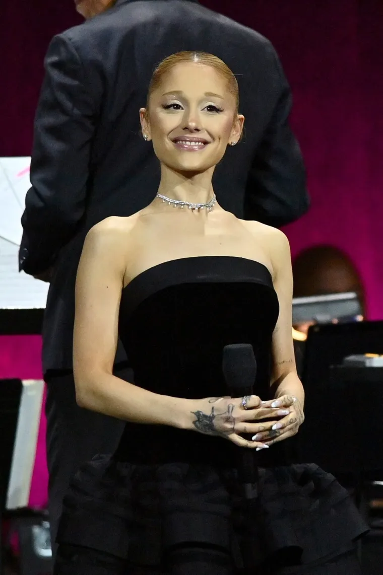 Depresija ju je uni&scaron;tila: Ariana Grande bila je magnet za mu&scaron;karce, a danas izgleda neprepoznatljivo