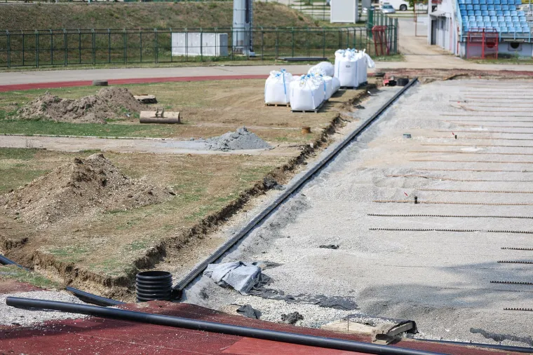 Pogledajte čudesni makeover u Velikoj Gorici: Nema igrača koji nije mrzio ovaj travnjak