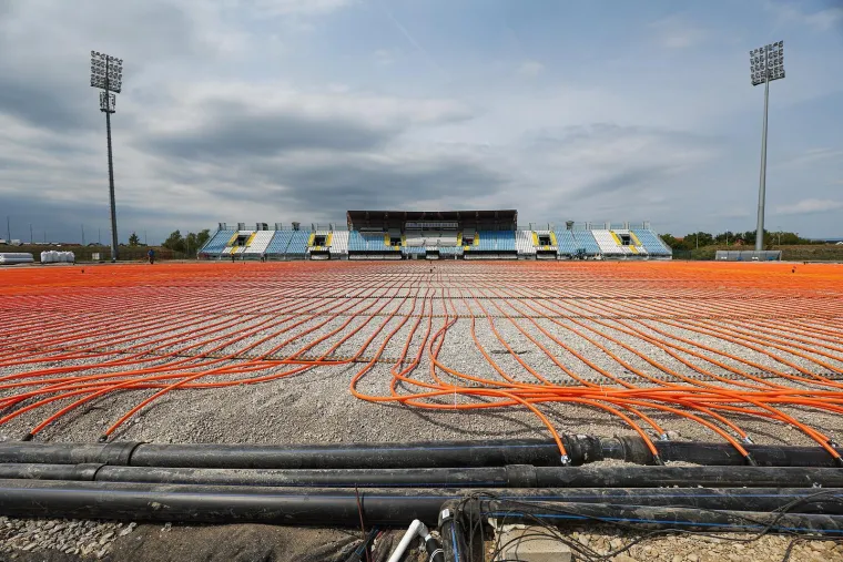 Pogledajte čudesni makeover u Velikoj Gorici: Nema igrača koji nije mrzio ovaj travnjak