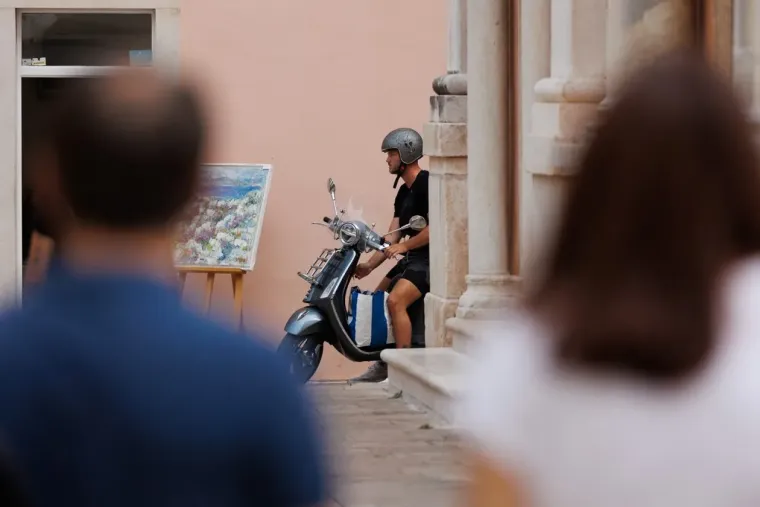 Samozatajna plavu&scaron;a osvojila centar Zadra u očaravajućem izdanju