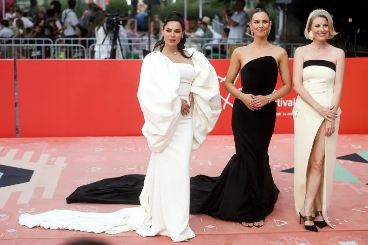 Ne zna se tko je više oduševio: Zvijezde zasjale na crvenom tepihu u Sarajevu