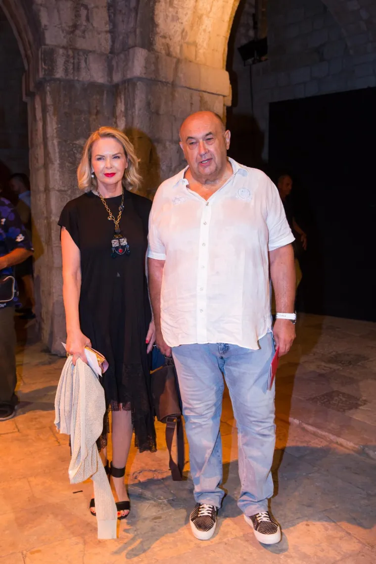 Zrinka Cvitešić u Dikanovom zagrljaju: Ovo su zvijezde koje su se okupile na premijeri Othella