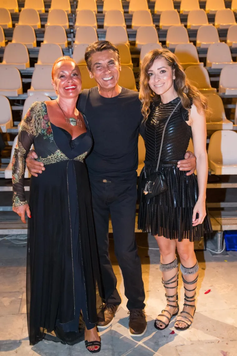 Zrinka Cvitešić u Dikanovom zagrljaju: Ovo su zvijezde koje su se okupile na premijeri Othella