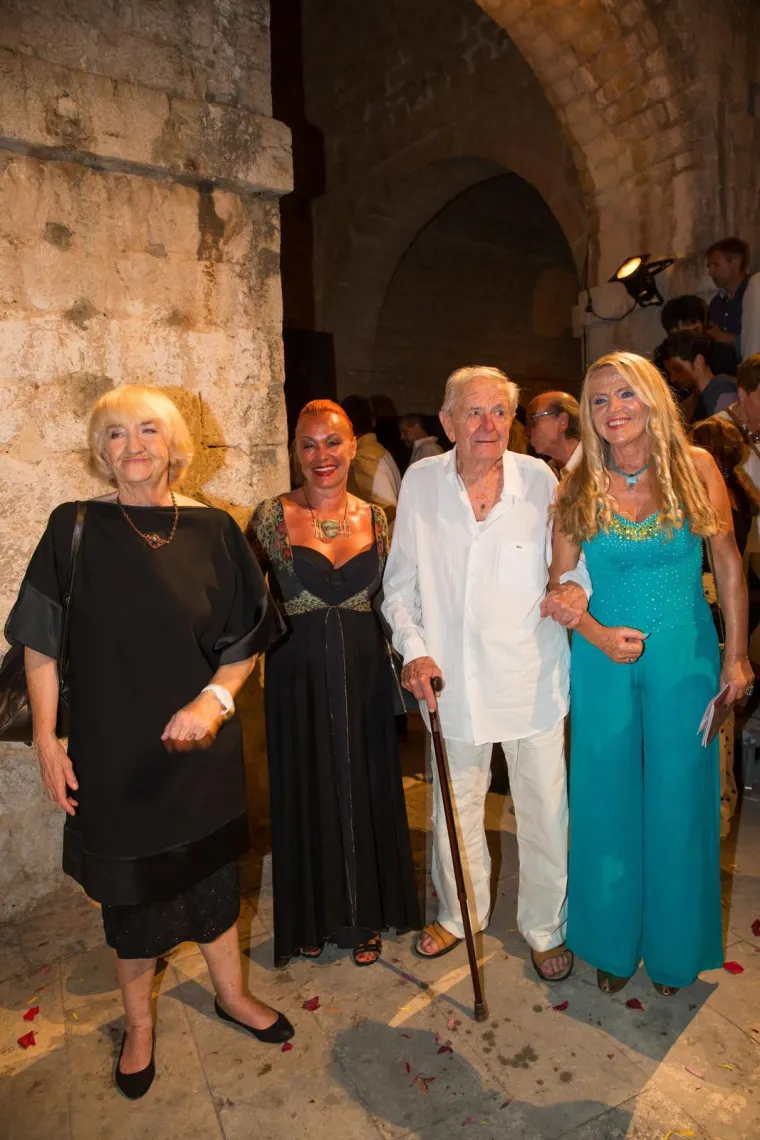 Zrinka Cvite&scaron;ić u Dikanovom zagrljaju: Ovo su zvijezde koje su se okupile na premijeri Othella