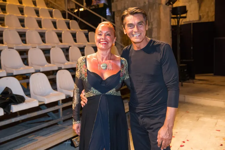 Zrinka Cvite&scaron;ić u Dikanovom zagrljaju: Ovo su zvijezde koje su se okupile na premijeri Othella