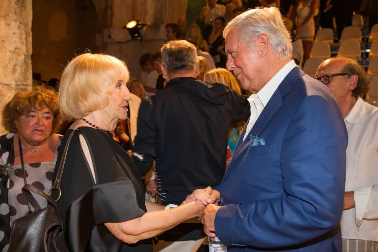 Zrinka Cvitešić u Dikanovom zagrljaju: Ovo su zvijezde koje su se okupile na premijeri Othella