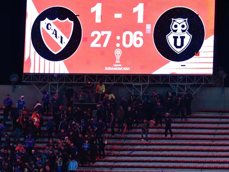 Stravične scene: Uhićeno 90 ljudi, navijači se gađali i bombama