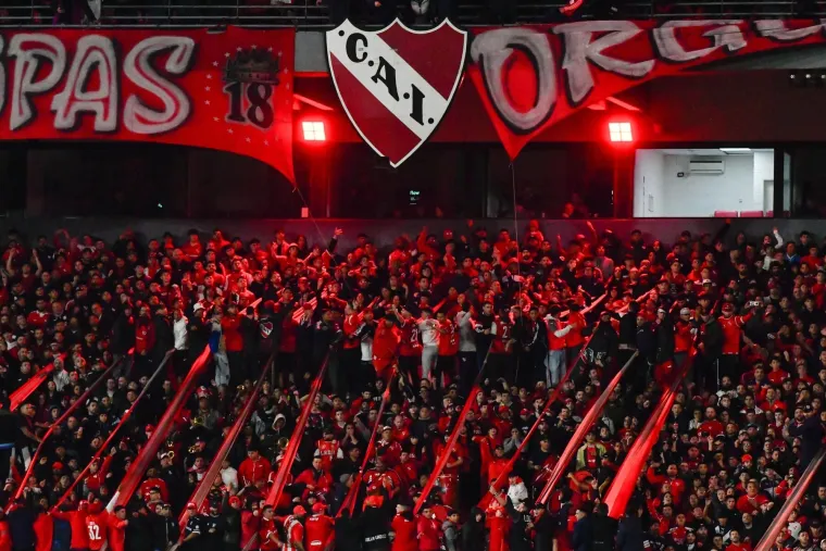 Stravične scene: Uhićeno 90 ljudi, navijači se gađali i bombama