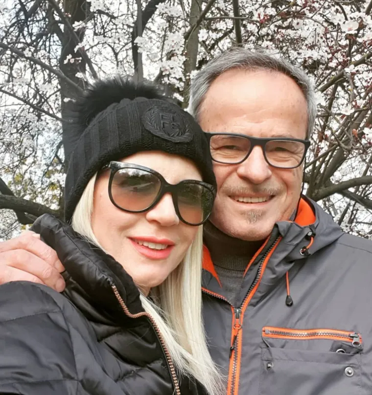 Dijeli ih razlika od 27 godina: Domaći glumac zaveo lijepu Esteru, njihova ljubav traje godinama