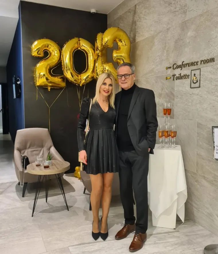 Dijeli ih razlika od 27 godina: Domaći glumac zaveo lijepu Esteru, njihova ljubav traje godinama