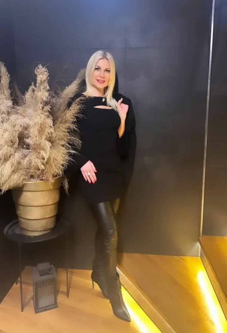 Dijeli ih razlika od 27 godina: Domaći glumac zaveo lijepu Esteru, njihova ljubav traje godinama