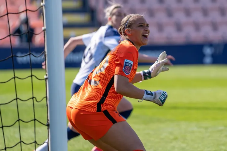 Golmanica Chelseaja zaludjela društvene mreže: Morali ugasiti komentare na objavi