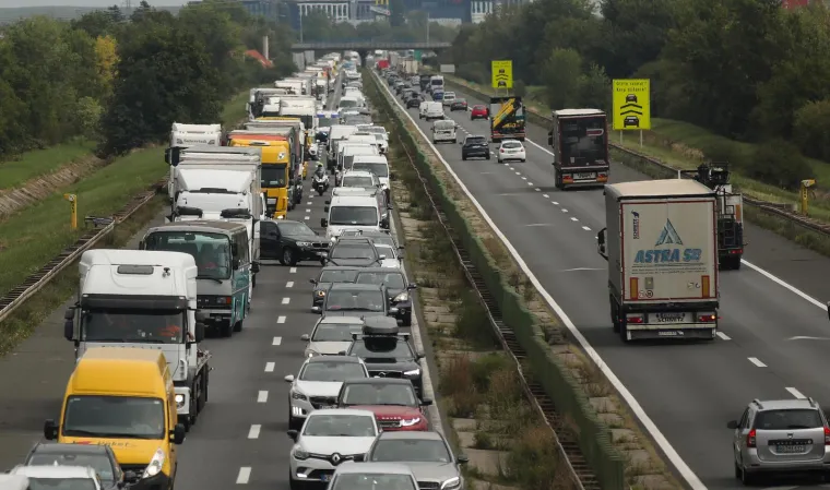 Ogromne gužve na zagrebačkoj obilaznici zbog nesreće: Među 10 ozlijeđenih je i dijete