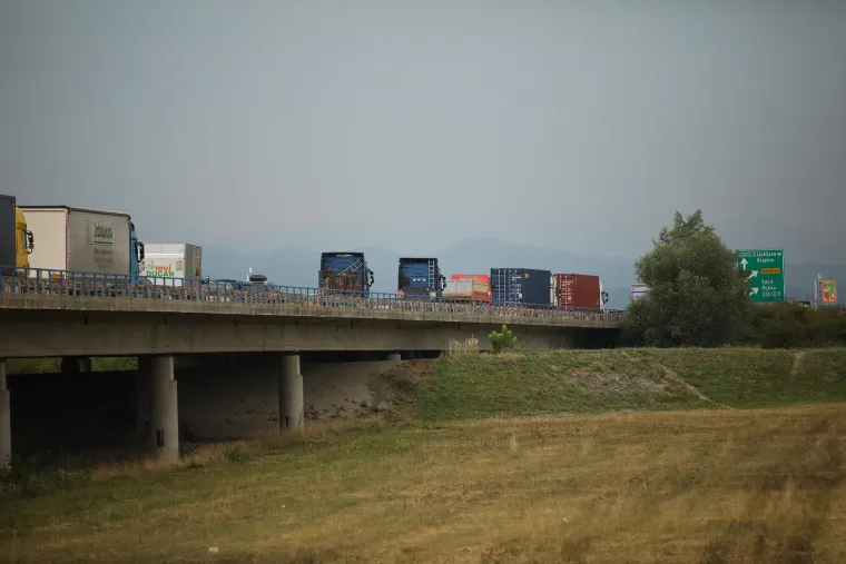 Ogromne gužve na zagrebačkoj obilaznici zbog nesreće: Među 10 ozlijeđenih je i dijete