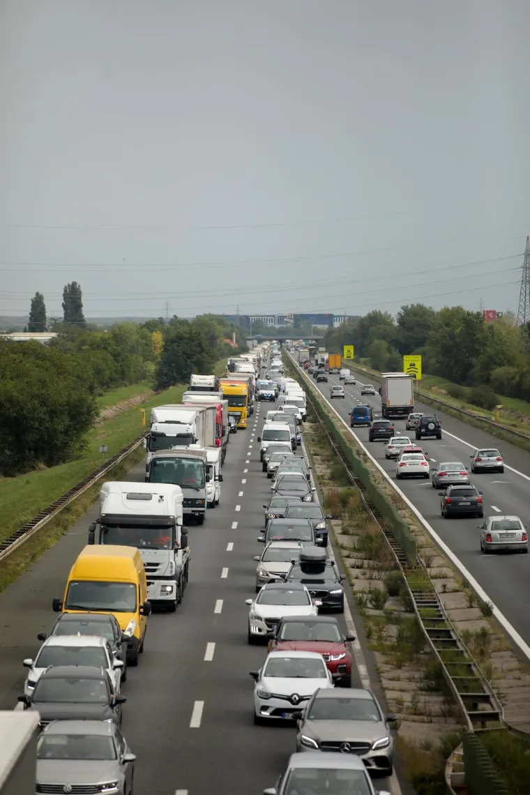 Ogromne gužve na zagrebačkoj obilaznici zbog nesreće: Među 10 ozlijeđenih je i dijete