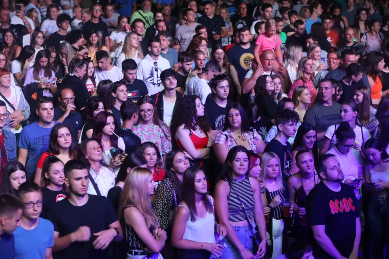 Djevojke s pivom i velikim perecom ukrale pažnju, ali najvi&scaron;e odu&scaron;evila &scaron;efica poznate pivovare