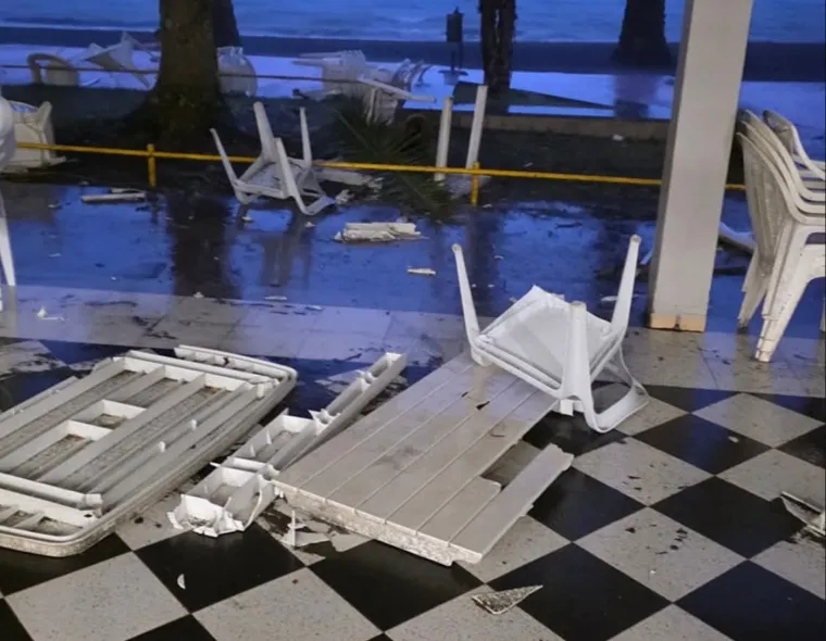 Poplave u susjedstvu: Ulice se pretvorile u rijeke, bujice već odnijele jedan život