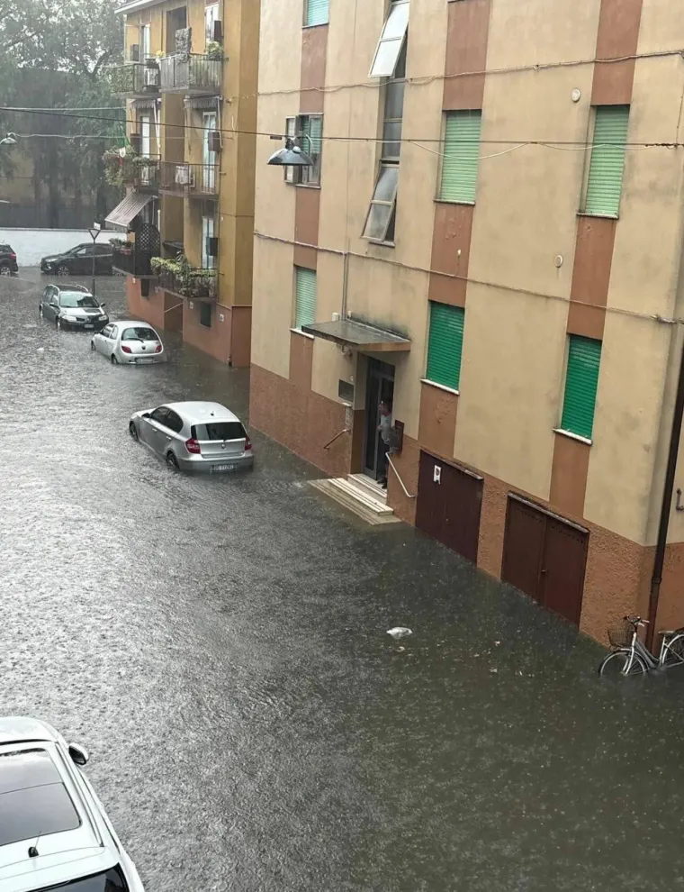 Poplave u susjedstvu: Ulice se pretvorile u rijeke, bujice već odnijele jedan život