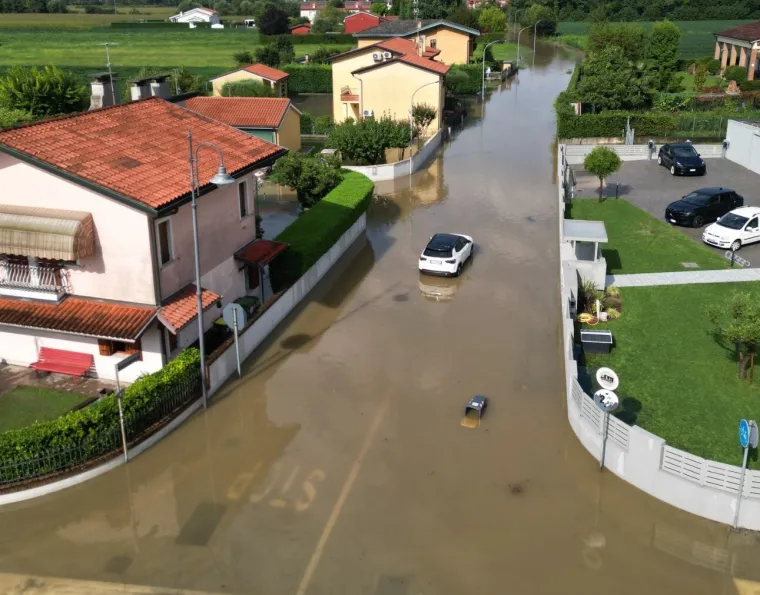 Poplave u susjedstvu: Ulice se pretvorile u rijeke, bujice već odnijele jedan život