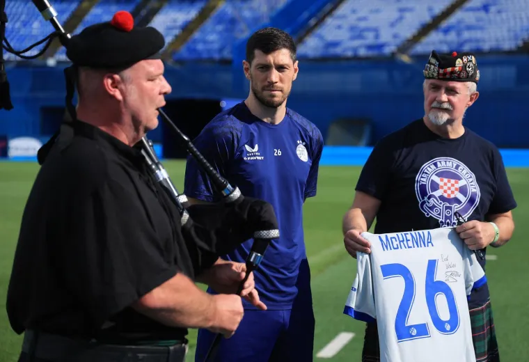 Kakva ludnica na Maksimiru: Za Dinamovog &Scaron;kota zasvirale gajde pa stigla i rakija