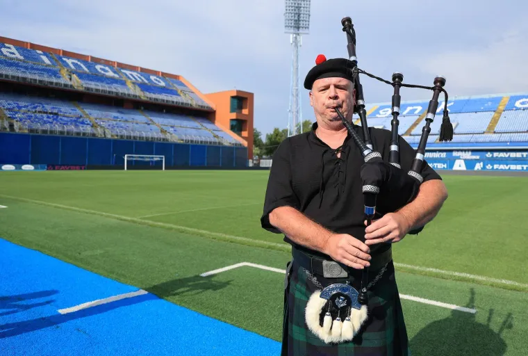 Kakva ludnica na Maksimiru: Za Dinamovog &Scaron;kota zasvirale gajde pa stigla i rakija