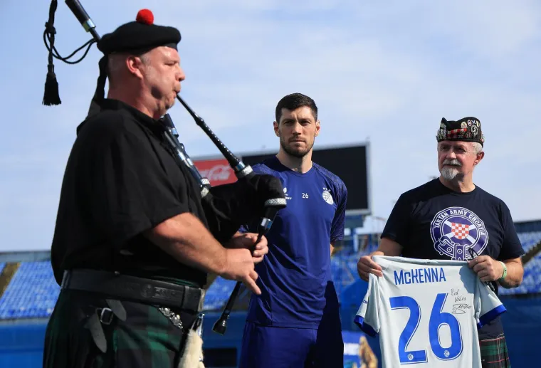 Kakva ludnica na Maksimiru: Za Dinamovog &Scaron;kota zasvirale gajde pa stigla i rakija