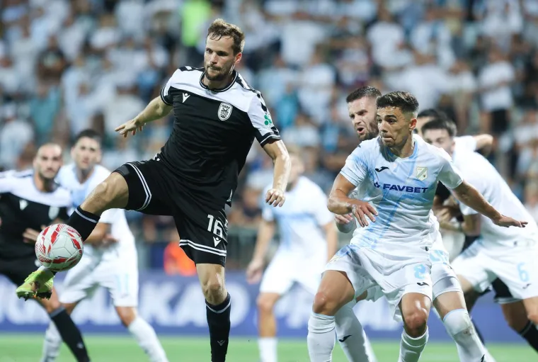 Armada pokazala Grcima &scaron;to znači pravi huk tribina: Detalj je sve pokazao